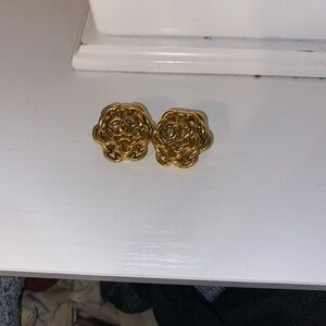 Vtg. Chanel clip on earrings